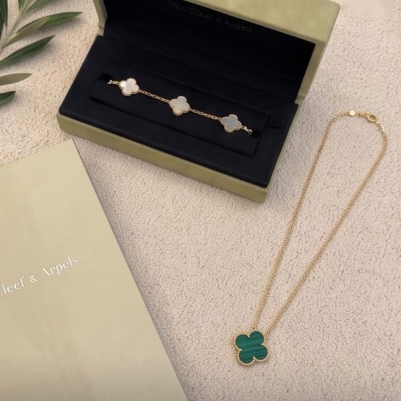 Clover bracelet & malachite necklace